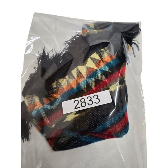 Hooded Fringe Poncho With Vibrant Geometric Patterns & Button Closure galopgos - Picture 9 of 9